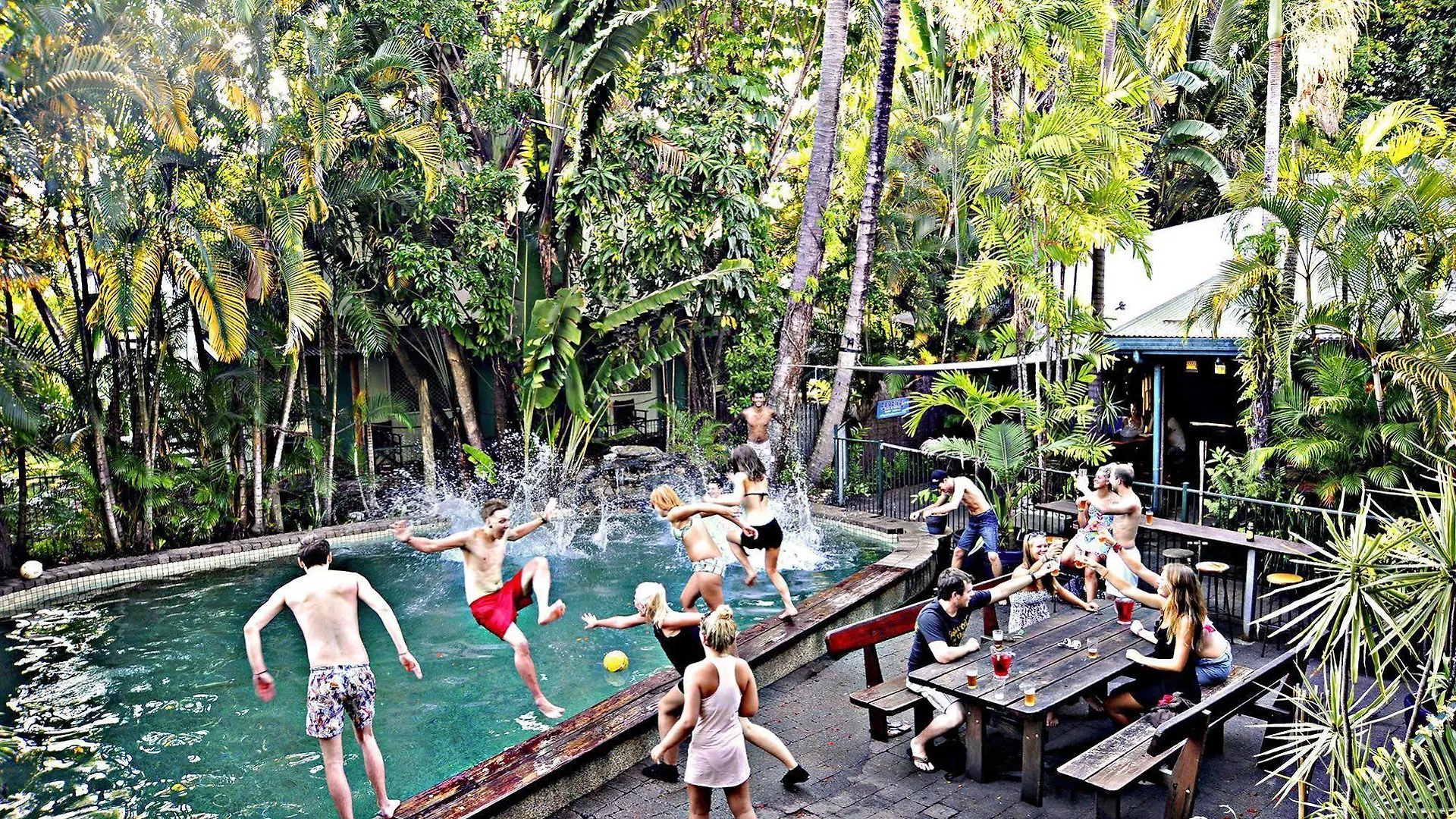 Why Not Backpackers Hostel Cairns