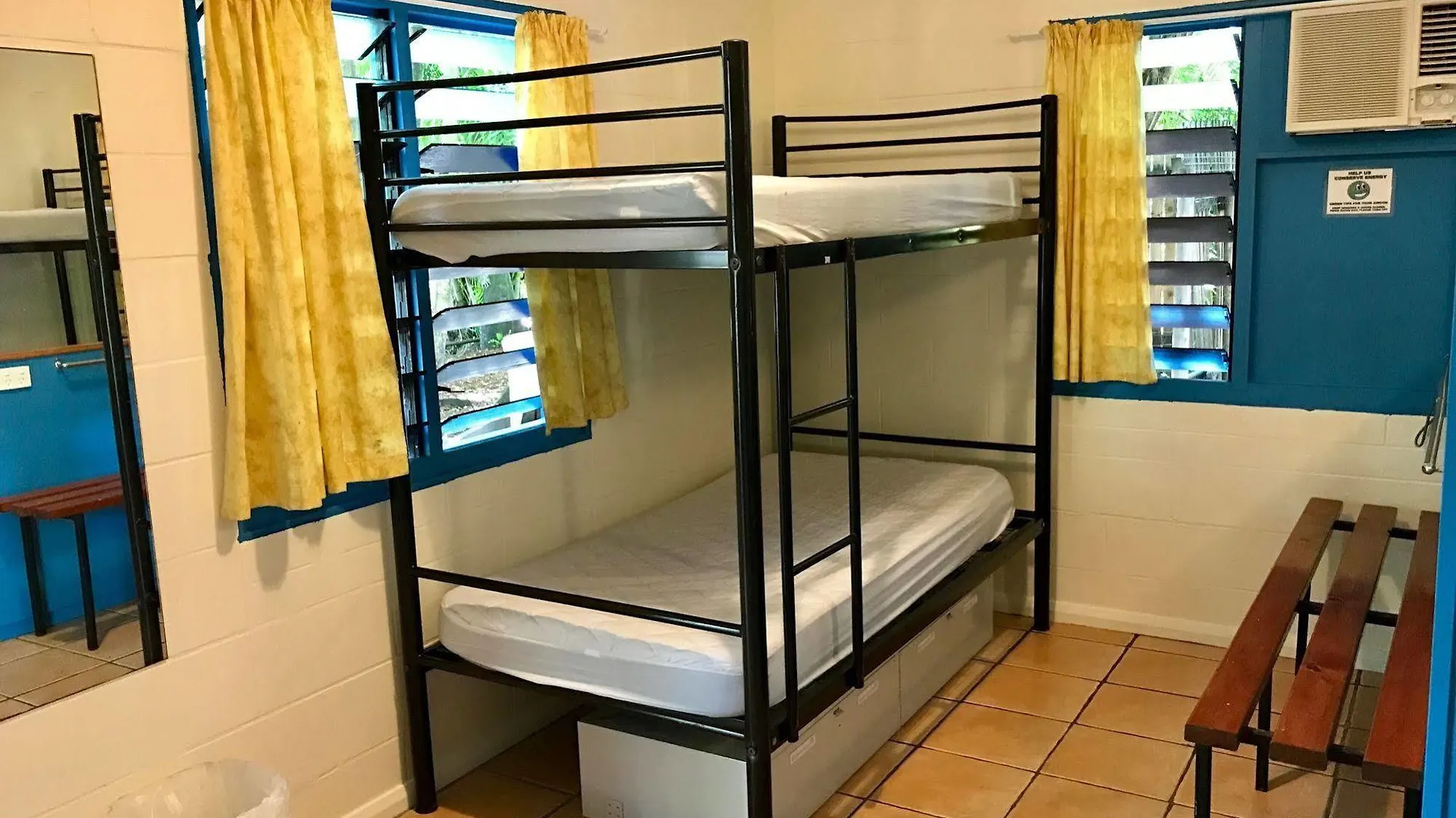 Why Not Backpackers Hostel Cairns