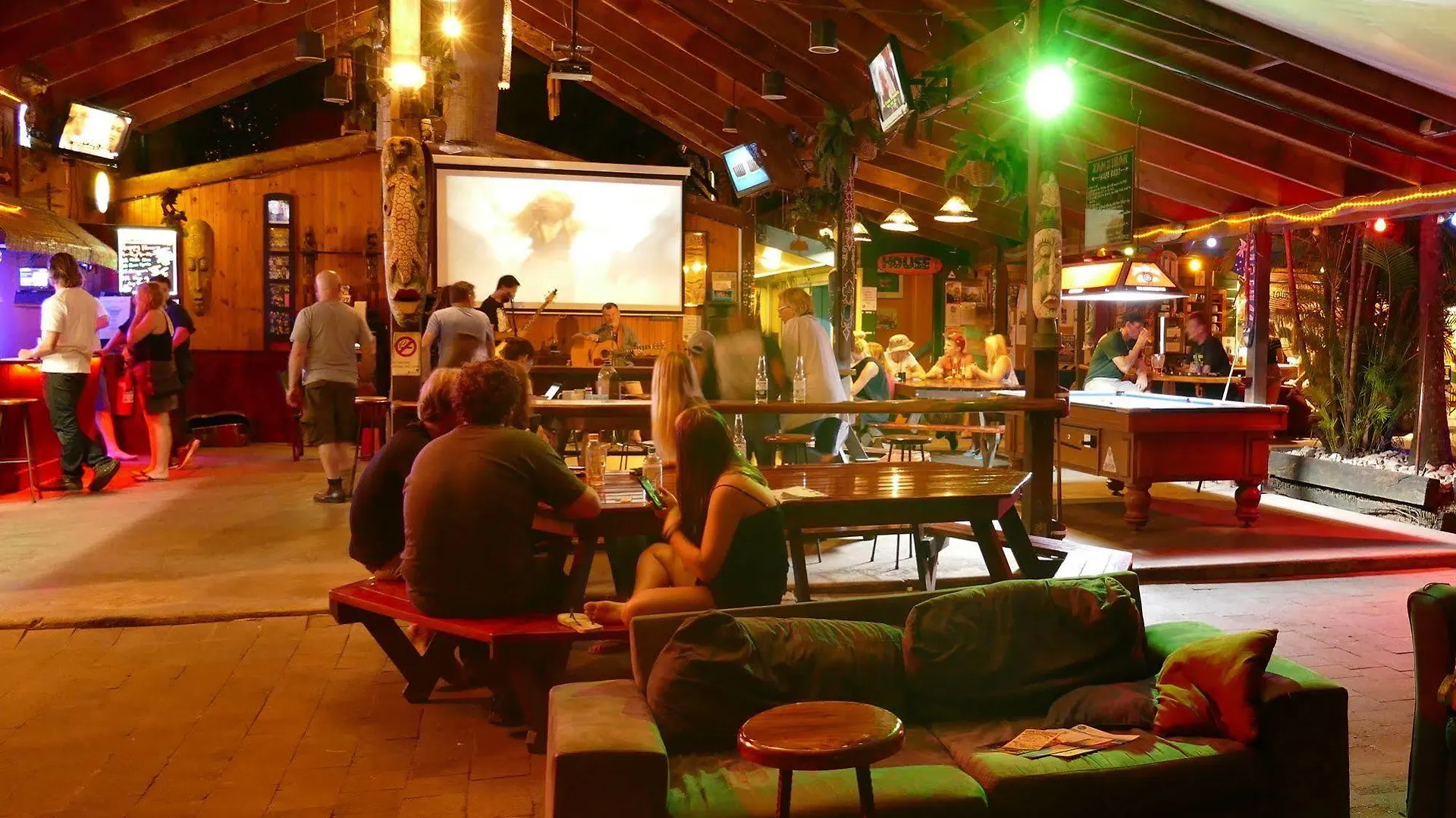 Why Not Backpackers Hostel Cairns